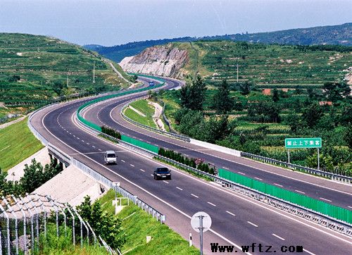 濰（坊）萊（陽(yáng)）高速公路
